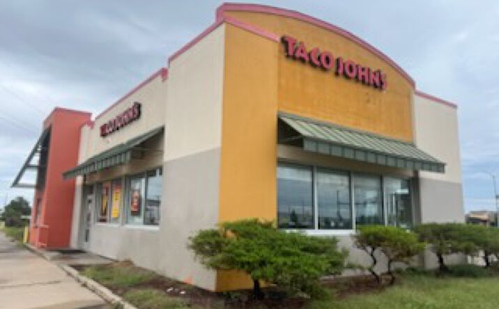 Pictures of Retail property located at 3049 RIFFEL DR, SALINA, KS 67401-8972 for sales - image #1