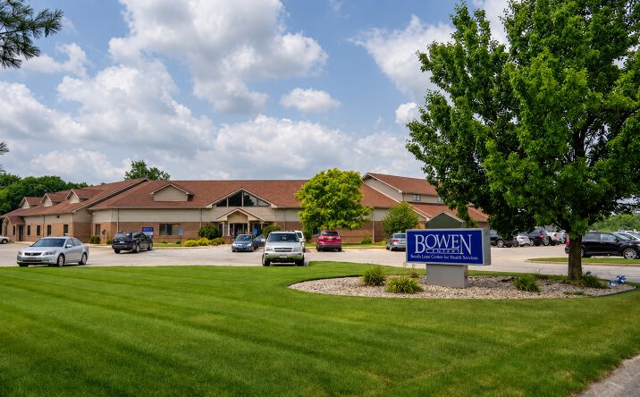 Pictures of Retail property located at 2860 Northpark Avenue, Huntington, IN 46750 for sales - image #1