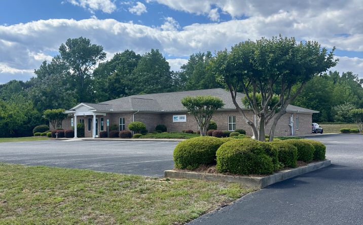 Pictures of Office property located at 115 North Boulevard, Clinton, NC 28328 for sales - image #1