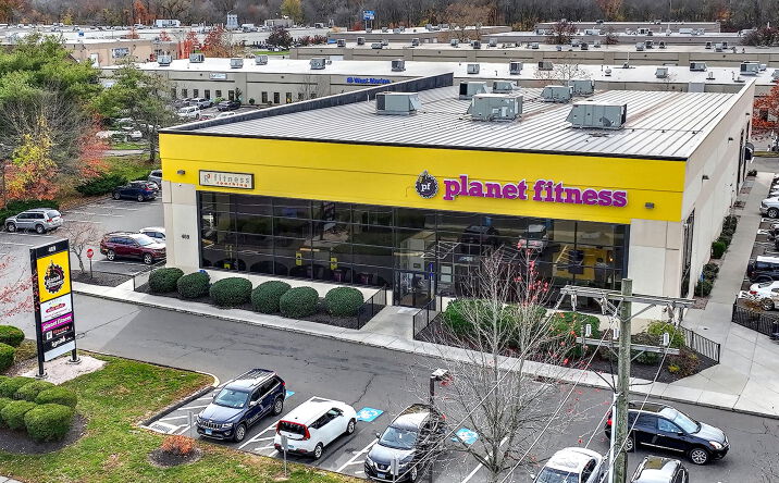 Pictures of Retail property located at 469 E Main St, Branford, CT 06405 for sales - image #1