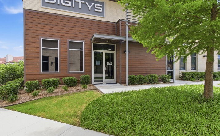 Pictures of Office property located at 230 O Connor Ridge Boulevard, Irving, TX 75038 for sales - image #1