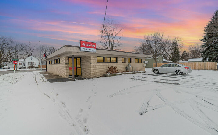 Pictures of Office property located at 1104 S Madison Ave, Bay City, MI 48708 for sales - image #1