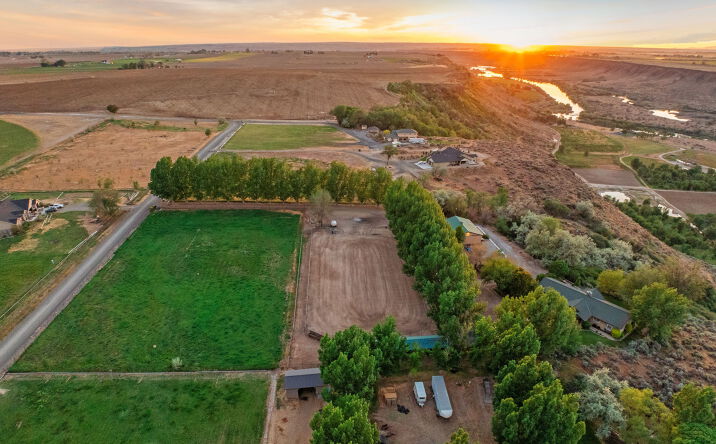 Pictures of Land property located at 1750 E 4550 N, BUHL, ID 83316-5345 for sales - image #1