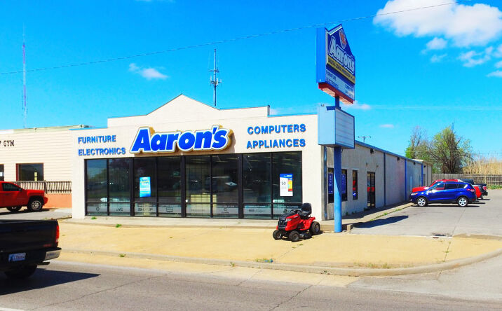 Pictures of Retail property located at 805 E. Main Street, Weatherford, OK 73096 for comps - image #1