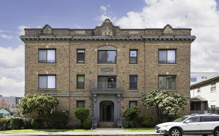 Pictures of Multifamily property located at 5003 15th Ave NE, Seattle, WA 98105 for sales - image #1