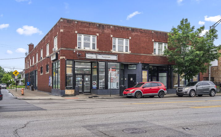 Pictures of Mixed Use, Multifamily, Retail property located at 2403-2409 W Broad St, Columbus, OH 43204 for sales - image #1