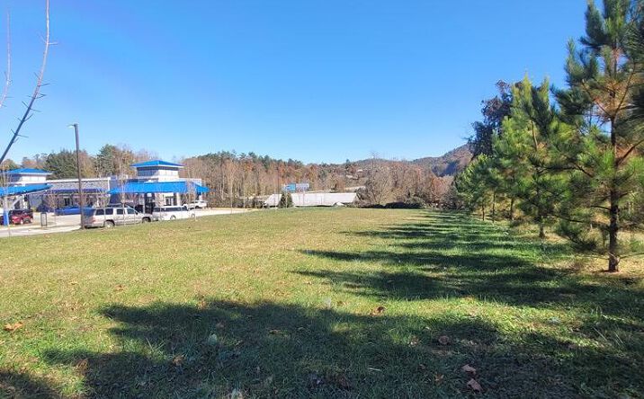 Pictures of Land property located at 727 Hiwassee Street, Murphy, NC 28906 for sales - image #1