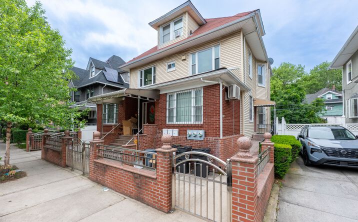 Pictures of Multifamily property located at 336 East 16th Street, New York, NY 10003 for sales - image #1