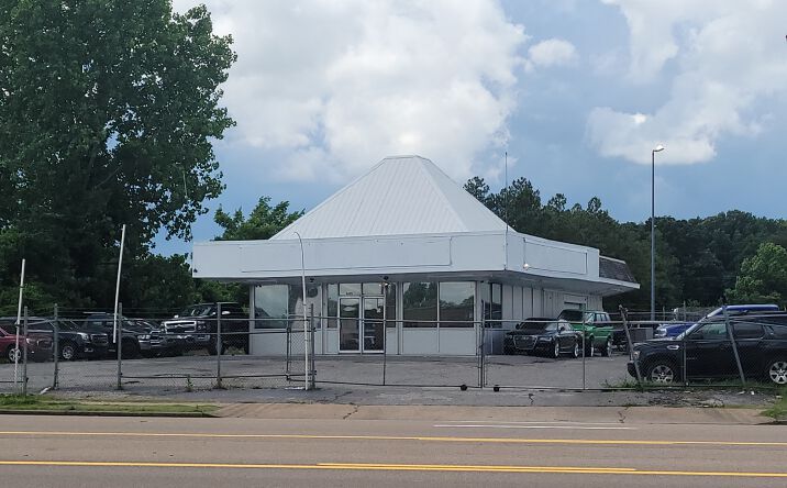 Pictures of Retail property located at 3635 LAMAR AVE, MEMPHIS, TN 38118-2842 for sales - image #1