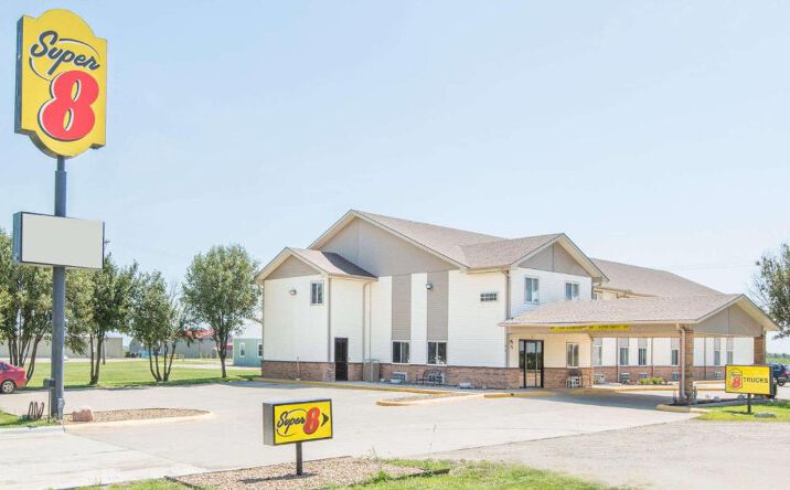 Pictures of Hospitality property located at 1410 28th Street, Belleville, KS 66935 for sales - image #1