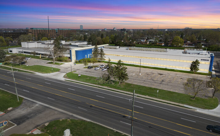 Pictures of Office property located at 23800 W 10 Mile Road, Southfield, MI 48033 for sales - image #1