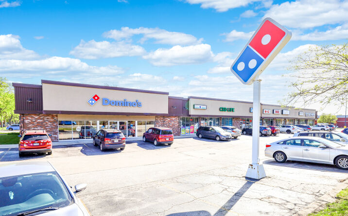 Pictures of Retail property located at 603 W GOLF RD, DES PLAINES, IL 60016-2462 for sales - image #1