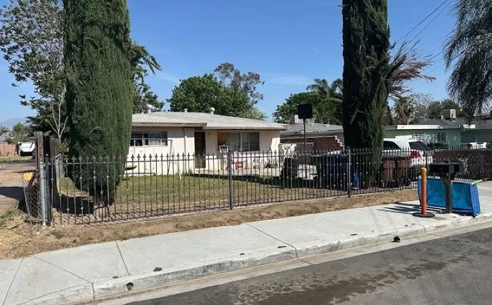 Pictures of Multifamily property located at 7685 Elm Street, San Bernardino, CA 92410 for sales - image #1