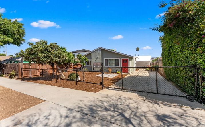 Pictures of Multifamily property located at 2812 Franklin, San Diego, CA 92113 for sales - image #1