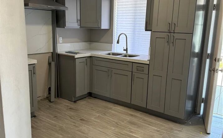 16466 Arrow, Fontana