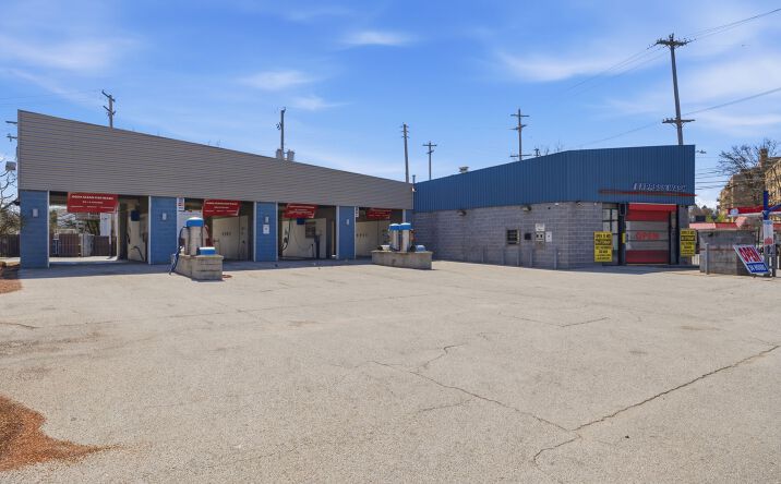 Pictures of Retail, Business for Sale property located at 15610 Lake Shore Boulevard, Cleveland, OH 44110 for sales - image #1