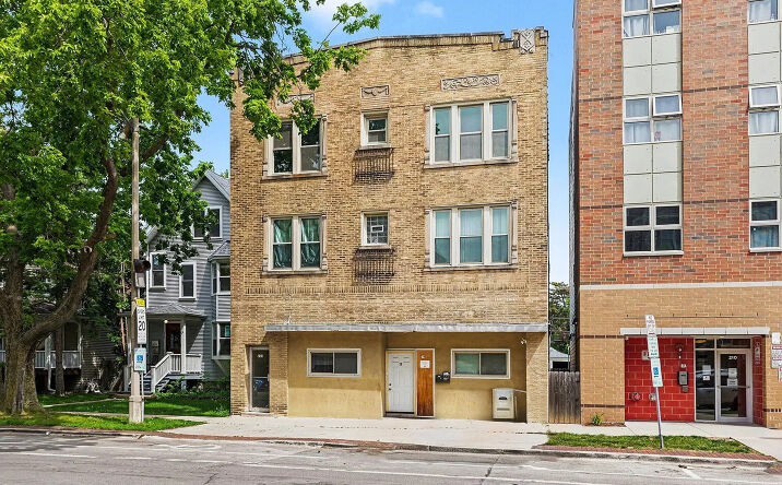 Pictures of Multifamily property located at 214 Chicago Ave, Oak Park, IL 60302 for sales - image #1