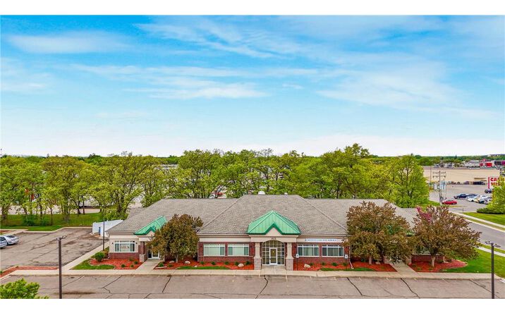 Pictures of Retail property located at 1022 4th St SE #100, St. Cloud, MN 56304 for sales - image #1
