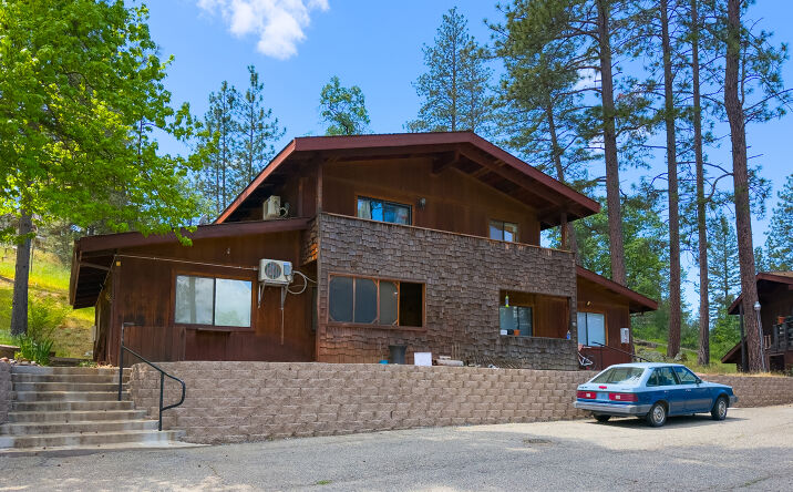Pictures of Multifamily property located at 48556 & 48522 Victoria Ln, Oakhurst, CA 93644 for sales - image #1