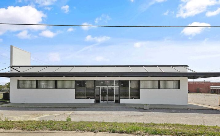 Pictures of Retail property located at 301 Robeson St, Fayetteville, NC 28301 for sales - image #1