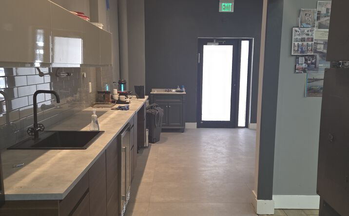 Pictures of Office, Multifamily property located at 3505 S Ocean Dr #CU1, Hollywood, FL 33019 for sales - image #1