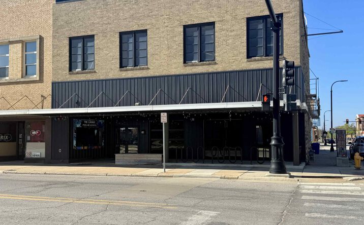 Pictures of Retail property located at 30 E State St, Mason City, IA 50401 for sales - image #1