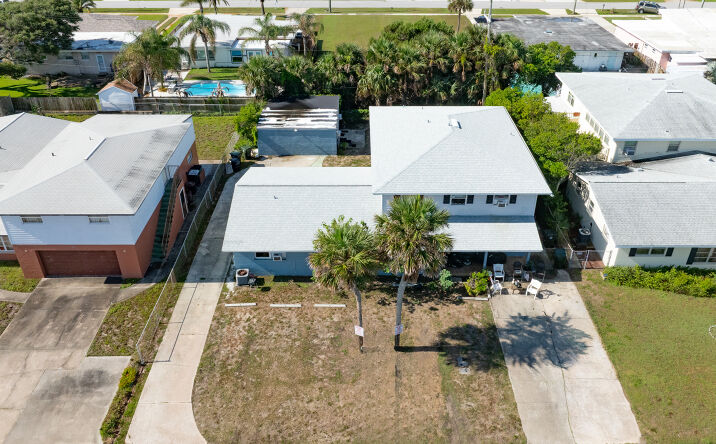 Pictures of Multifamily property located at 420 Auburn Dr, Daytona Beach, FL 32118 for sales - image #1