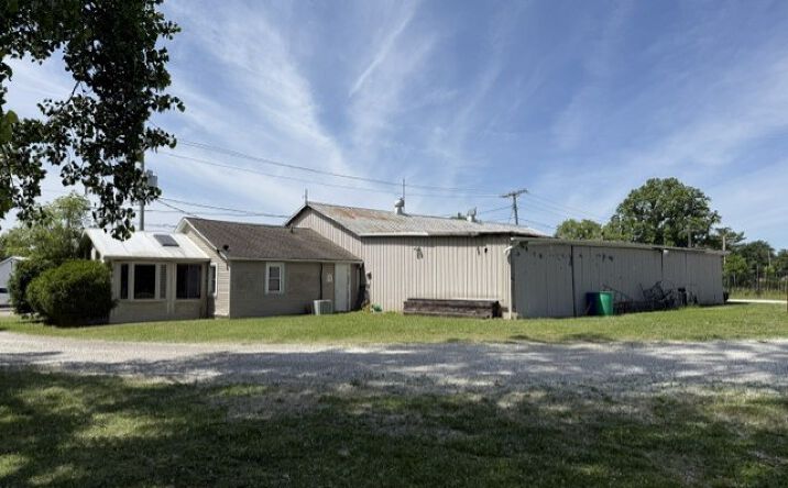Pictures of Special Purpose property located at 200 W Buchanan, Carlinville, IL 62626 for sales - image #1