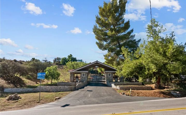 Pictures of Land property located at Avenida Donari (vic Camin), Agua Dulce, CA 91350 for sales - image #1