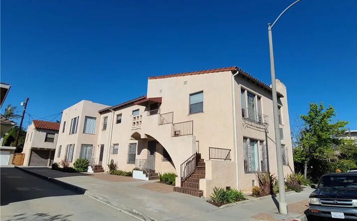 Pictures of Multifamily property located at 3121 E 5th, Long Beach, CA 90814 for sales - image #1