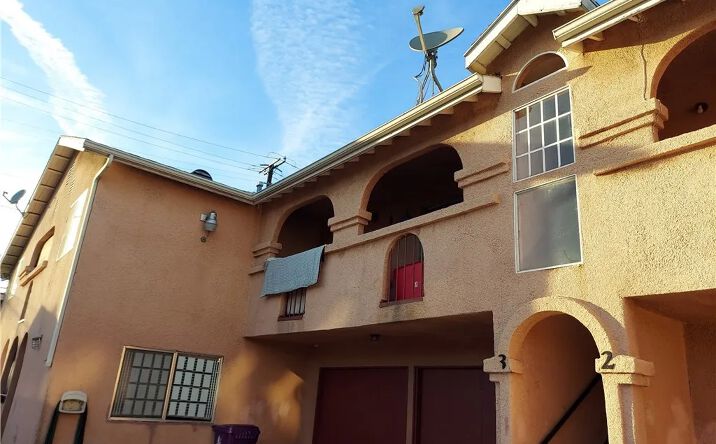 Pictures of Multifamily property located at 1117 Euclid, Long Beach, CA 90804 for sales - image #1