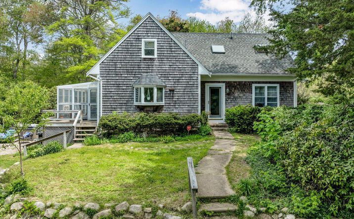 Pictures of Mixed Use property located at 2231 Meetinghouse Way, West Barnstable, MA 02668 for sales - image #1