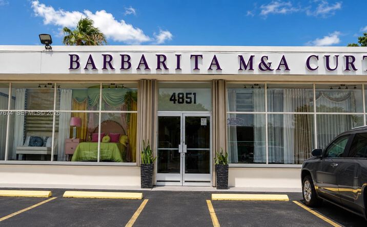 Pictures of Industrial, Retail property located at 4851 E 8th Ave, Hialeah, FL 33013 for sales - image #1