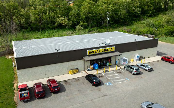 Pictures of Retail property located at 6840 W Lee Hwy, Rural Retreat, VA 24368 for sales - image #1
