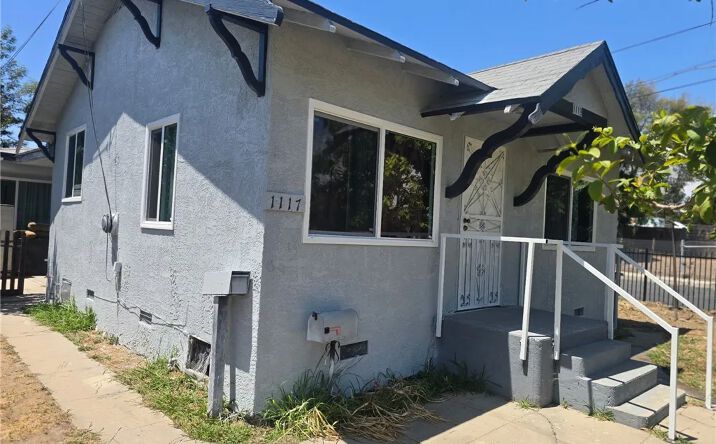 Pictures of Multifamily property located at 1119 Calzona, Los Angeles, CA 90023 for sales - image #1
