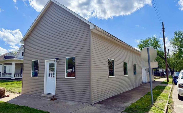 Pictures of Retail, Industrial property located at 1240 N 4th St, Terre Haute, IN 47807 for sales - image #1