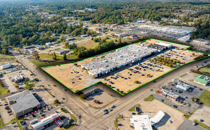 Pictures of Retail, Office, Mixed Use property located at 102 Thomas Road, West Monroe, LA 71291 for sales - image #1