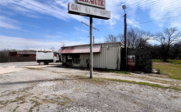 Pictures of Mixed Use, Office, Retail, Industrial property located at 00 US Hwy 69, Kiowa, OK 74553 for sales - image #1