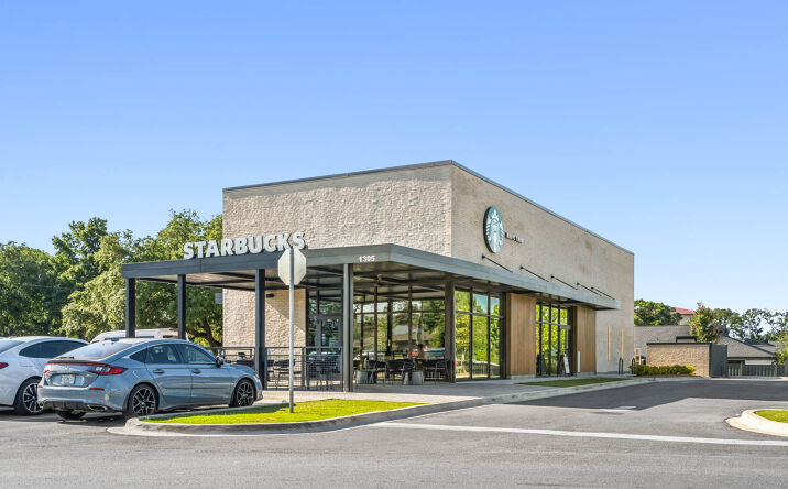 Pictures of Retail property located at 1305 Lewis Turner Boulevard, Fort Walton Beach, FL 32547 for sales - image #1