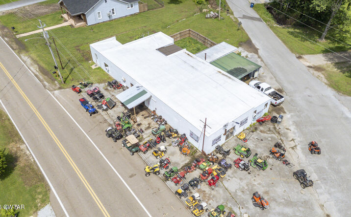 Pictures of Business for Sale, Retail, Mixed Use property located at 308 W Main Street, Bradford, TN 38316 for sales - image #1