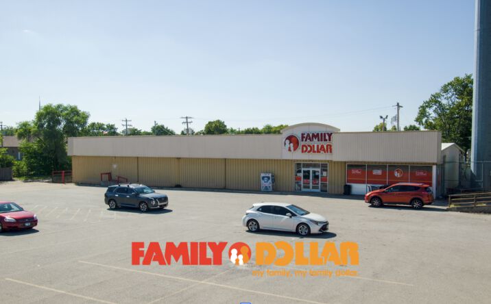 Pictures of Retail property located at 1608 Georgetown Road, Tilton, IL 61833 for sales - image #1