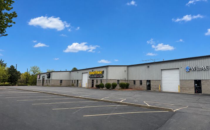 Pictures of Retail, Industrial property located at 2449 PIERCE DR, SPRING GROVE, IL 60081-9707 for sales - image #1
