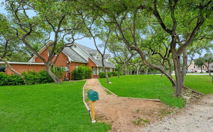 Pictures of Office property located at 11902 RUSTIC LN, SAN ANTONIO, TX 78230-1418 for sales - image #1