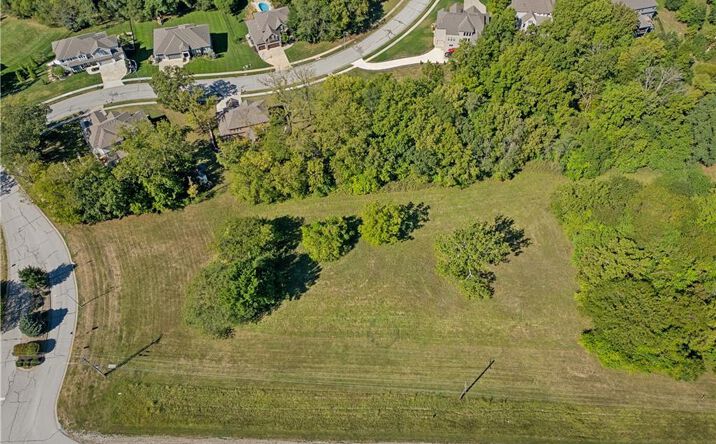 Pictures of Land, Multifamily property located at 1548 Timber Ridge Drive, Liberty, MO 64068 for sales - image #1