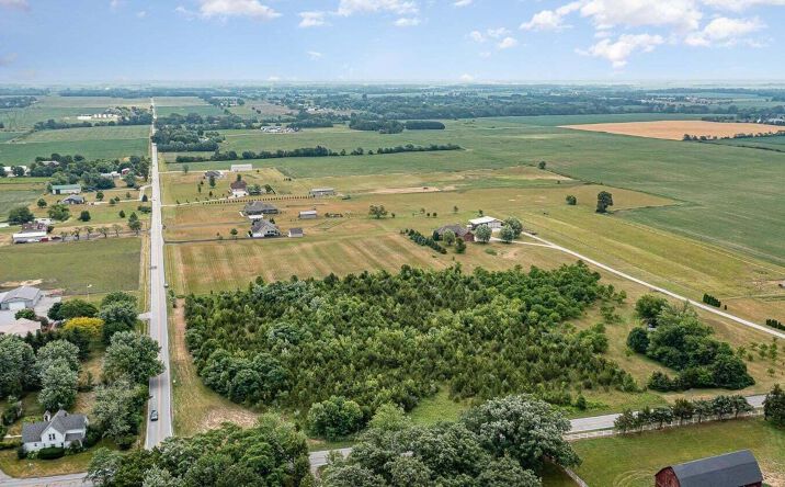 Pictures of Land property located at 16937 Holtz Road, Lowell, IN 46356 for sales - image #1