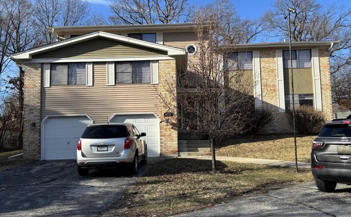 Pictures of Multifamily property located at 6218 Kathryn Court, Portage, IN 46368 for sales - image #1