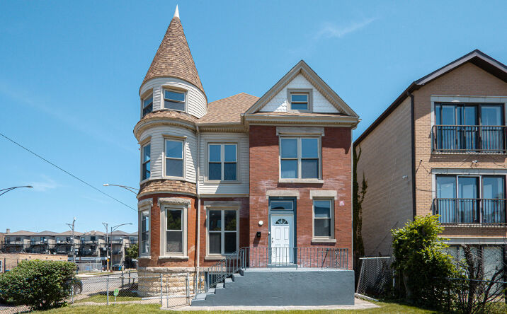 Pictures of Multifamily property located at 5901 S Indiana Avenue, Chicago, IL 60637 for sales - image #1