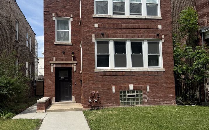 Pictures of Multifamily property located at 7010 S Wabash Avenue, Chicago, IL 60637 for sales - image #1