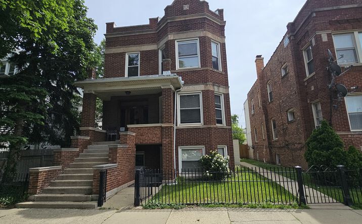 Pictures of Multifamily property located at 3823 N Bernard Street, Chicago, IL 60618 for sales - image #1