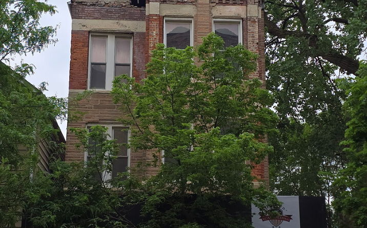 Pictures of Multifamily property located at 927 W Cullerton Street, Chicago, IL 60608 for sales - image #1